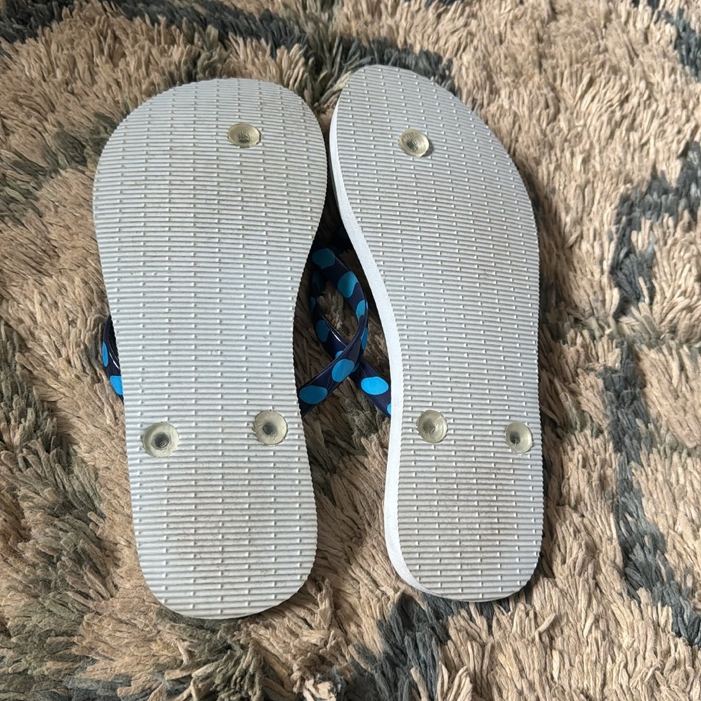 Vera Bradley flip flops - Picture 3 of 3